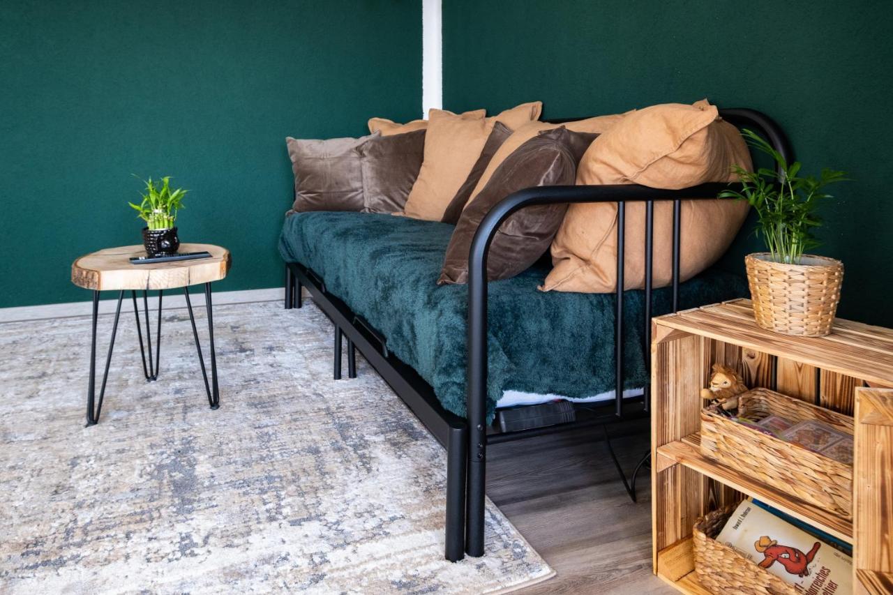 Nature Terminal Apartment - Unterwegs Zuhause Steinenbronn Extérieur photo